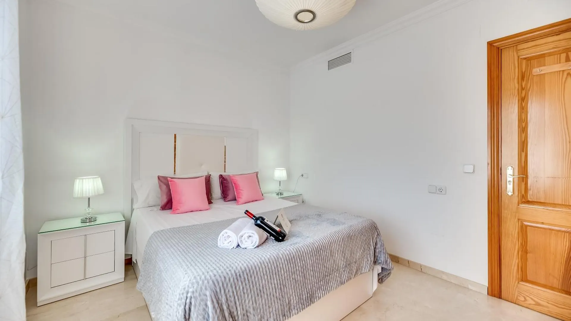 Chic Uurban Oasis In Estepona 0*,