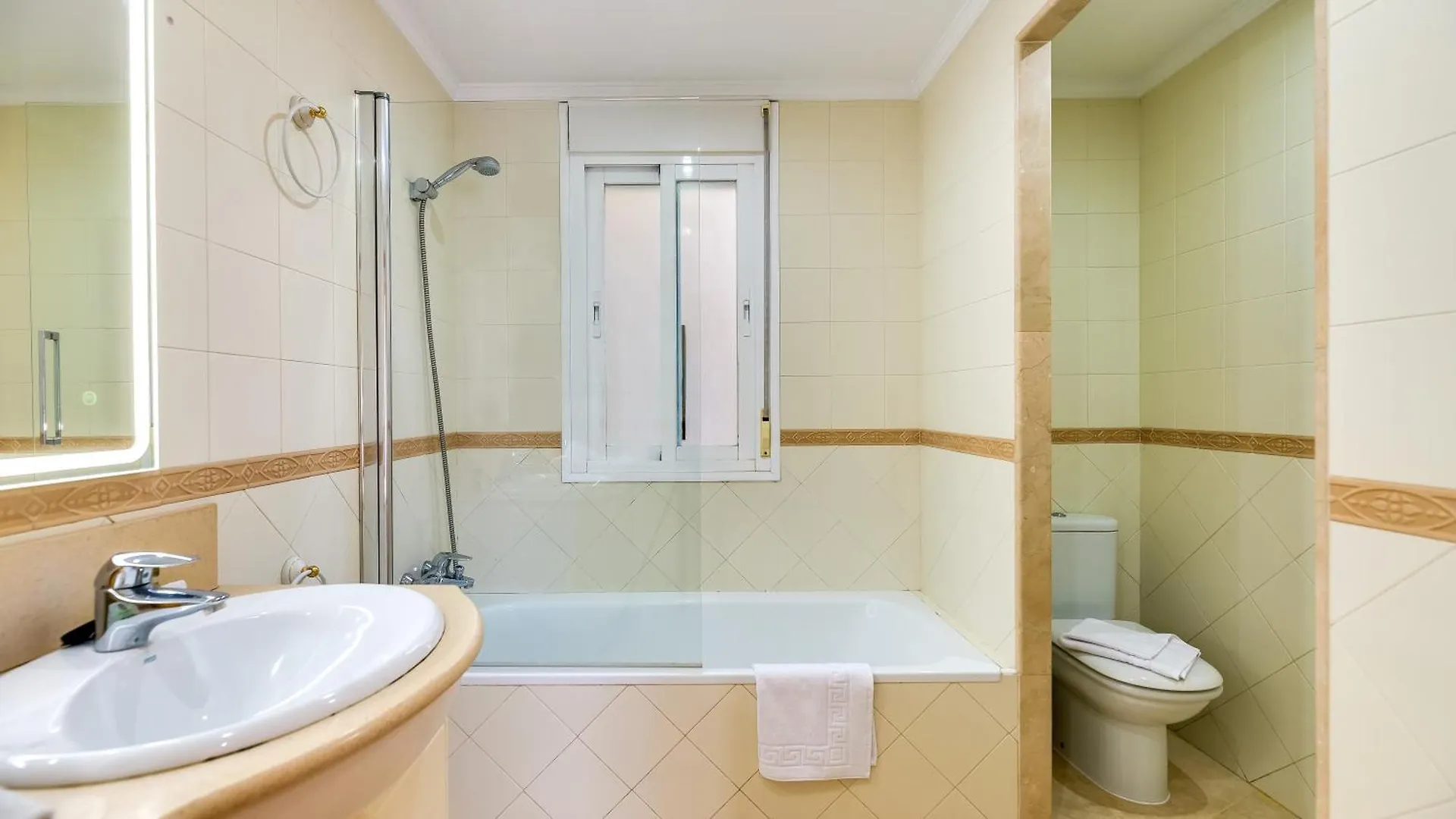 Apartment Chic Uurban Oasis In Estepona