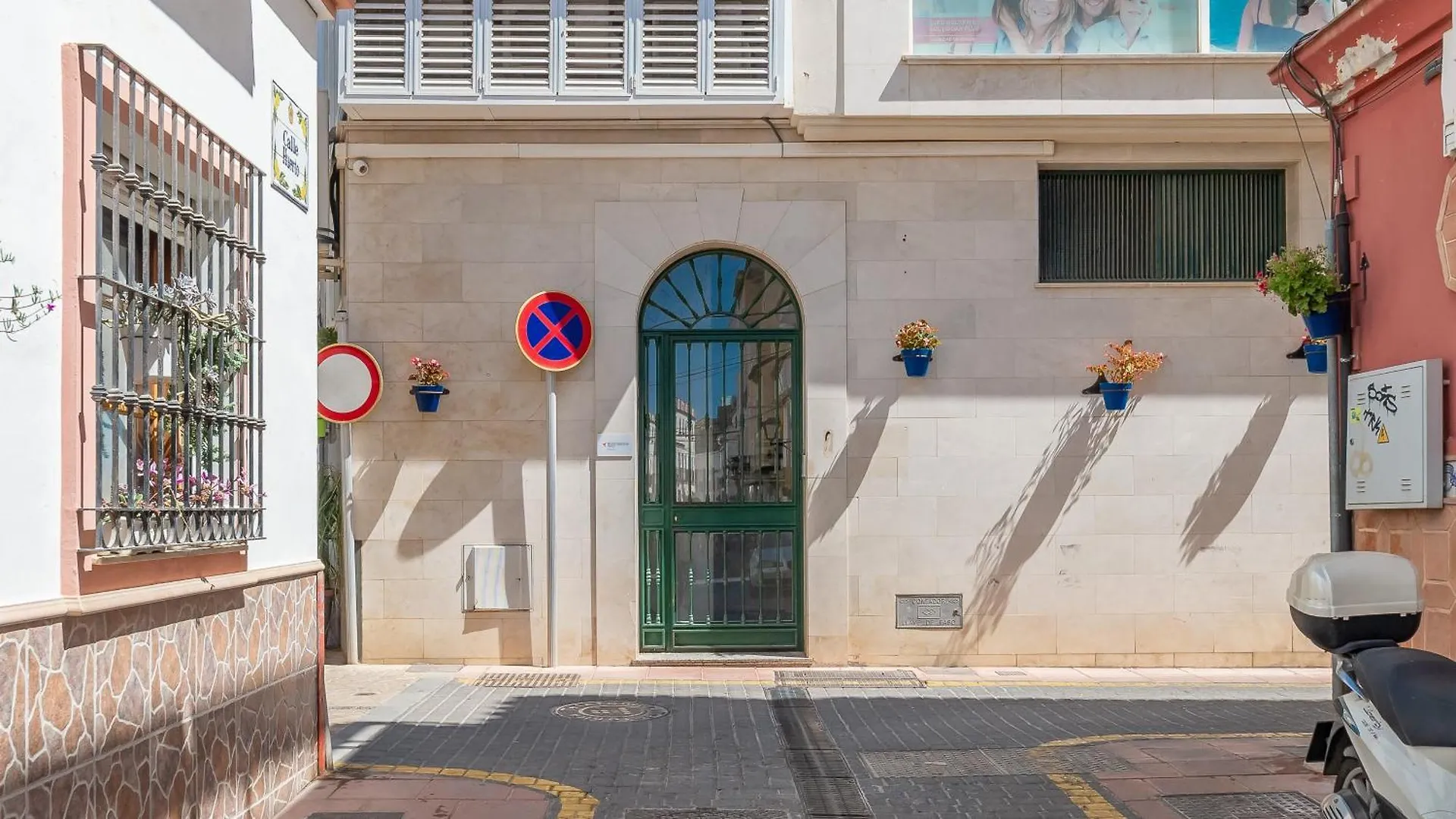 Apartment Chic Uurban Oasis In Estepona