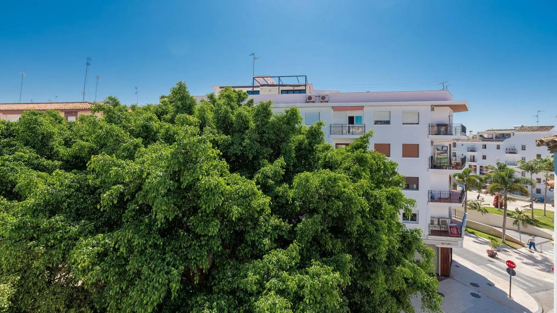 Apartment Chic Uurban Oasis In Estepona