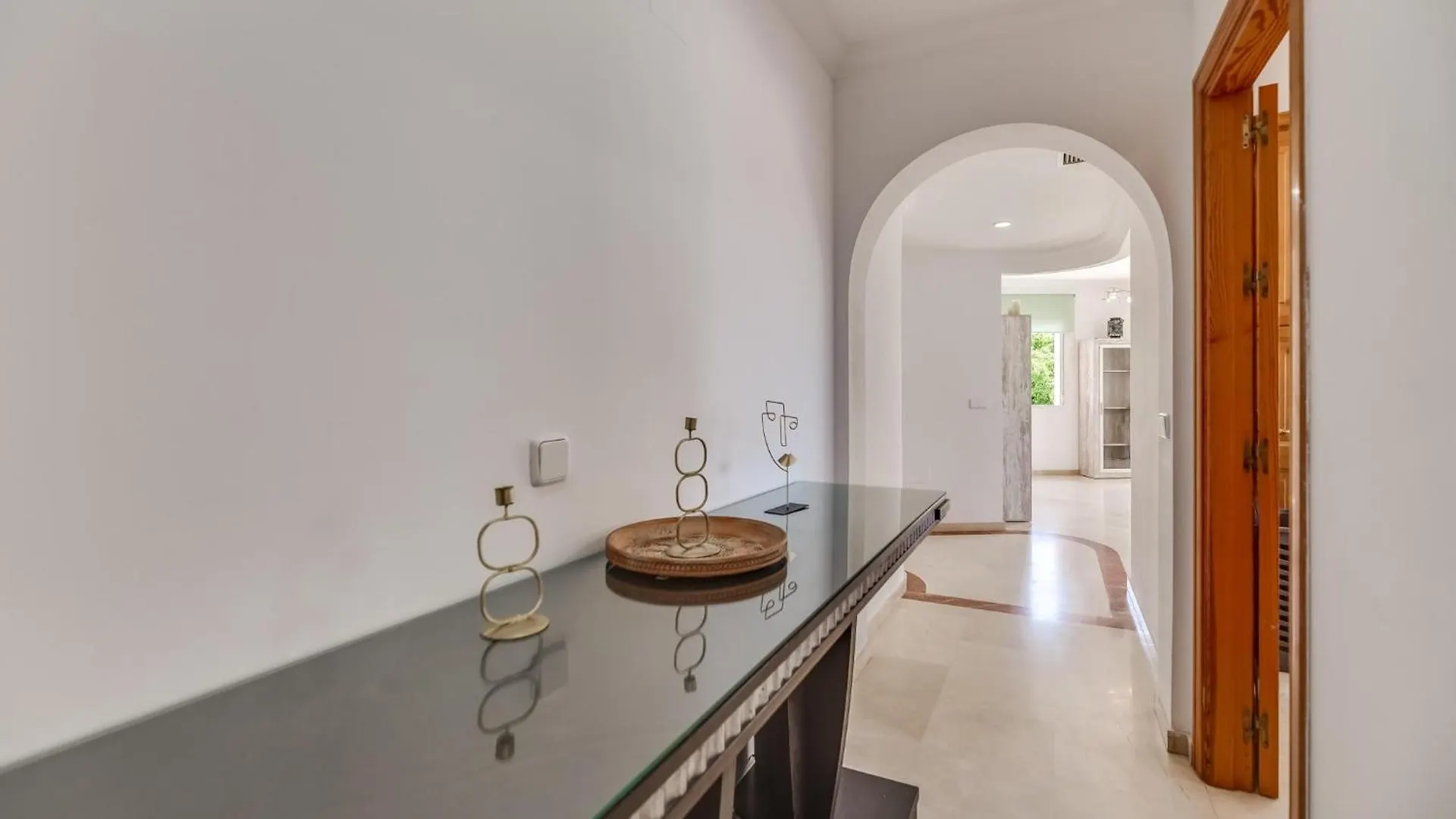 Apartment Chic Uurban Oasis In Estepona