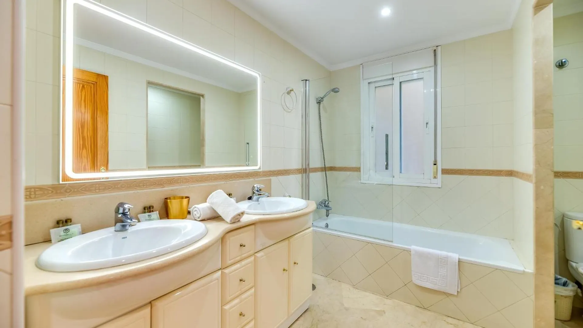Chic Uurban Oasis In Estepona 0*,  İspanya
