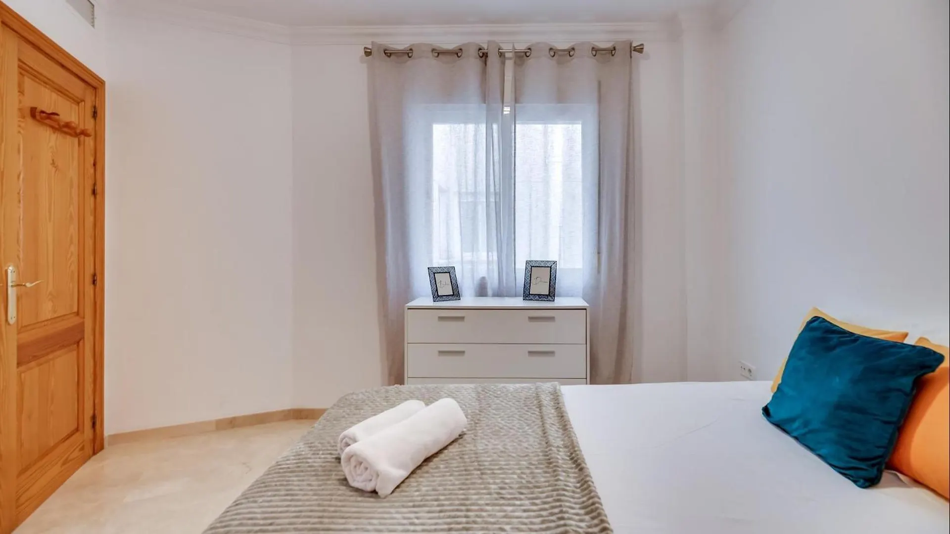 Chic Uurban Oasis In Estepona Daire